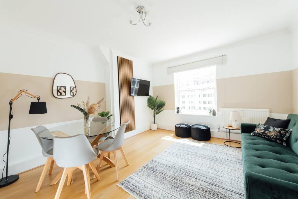 Charming 2 Bedroom Flat In The Heart Of Kings Cross, Londres Exterior foto
