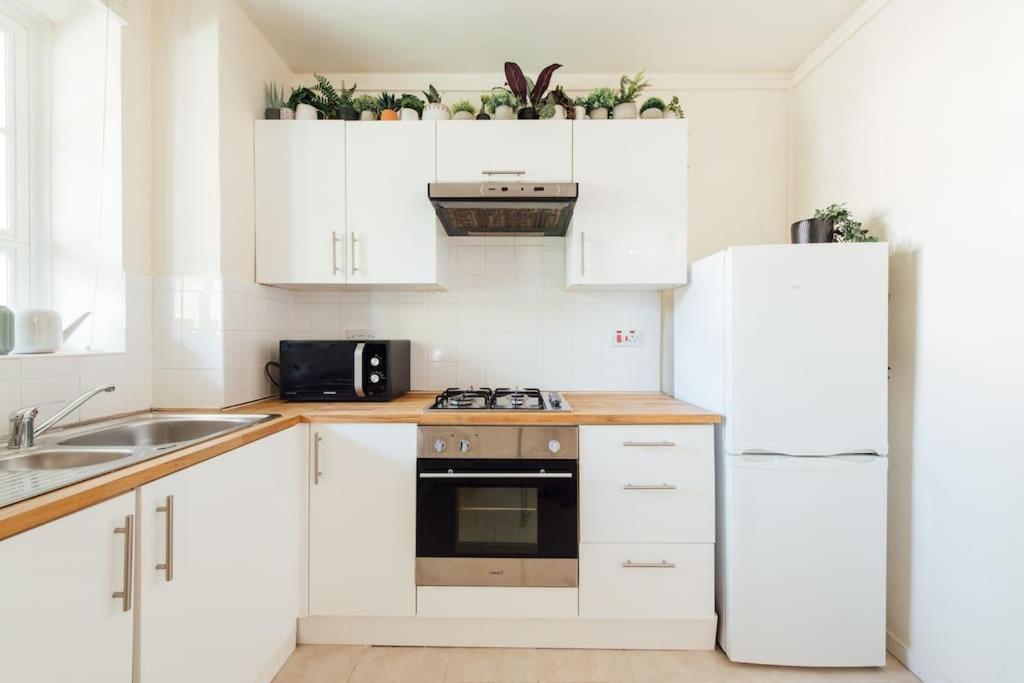 Charming 2 Bedroom Flat In The Heart Of Kings Cross, Londres Exterior foto